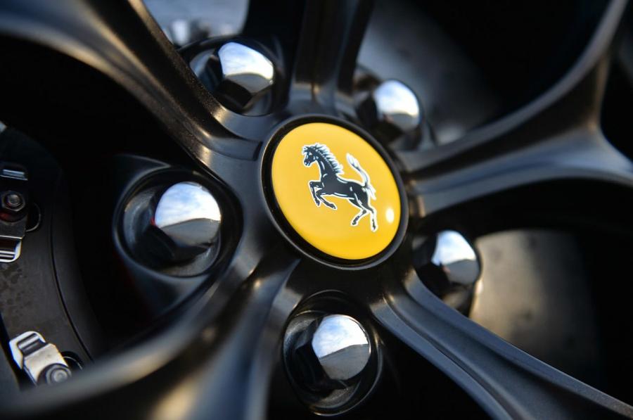  Ferrari F12berlinetta 2014 года  (фото 26 из 77)